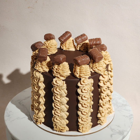Twixy Twix Cake
